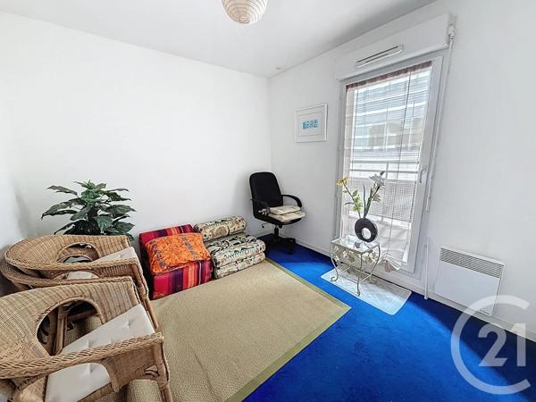 Appartement F2 à vendre  2 pièces - 38 m 2   BOBIGNY  - 93