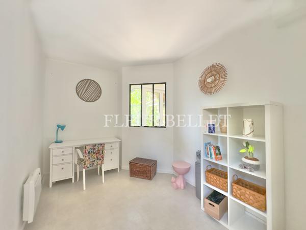 Appartement
         3 pièces
        - 60 m² Exclusivité 460 000 € *