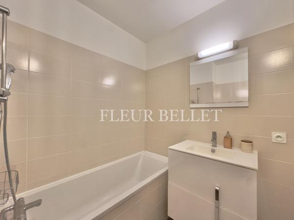 Appartement
         3 pièces
        - 60 m² Exclusivité 460 000 € *