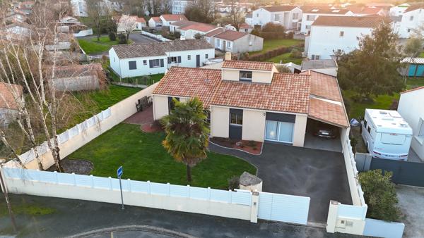 Maison familiale 110m2 COEX 3 chambres, 747m2 de terrain et dépendances Toutes les caractéristiques