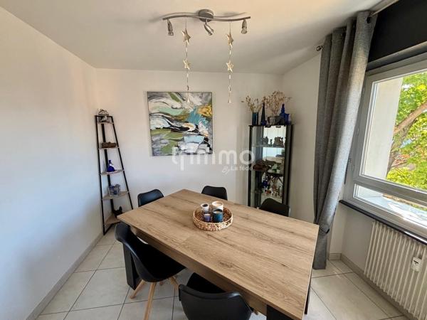 Appartement loué T3 avec balcon, cave, loggia et parking.