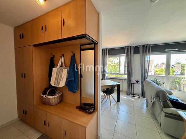 Appartement loué T3 avec balcon, cave, loggia et parking.