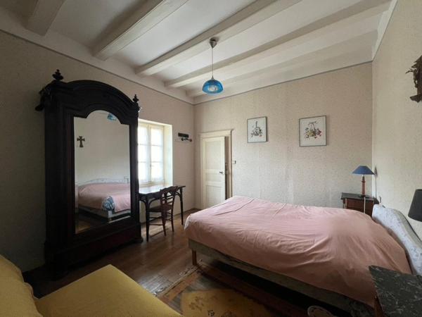 Dans le centre de DANGE SAINT ROMAIN