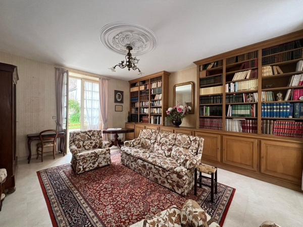 Dans le centre de DANGE SAINT ROMAIN