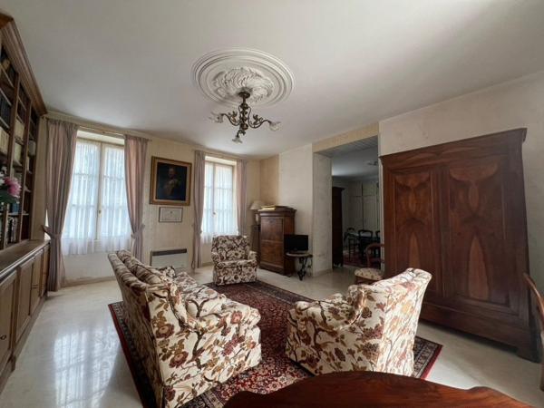 Dans le centre de DANGE SAINT ROMAIN