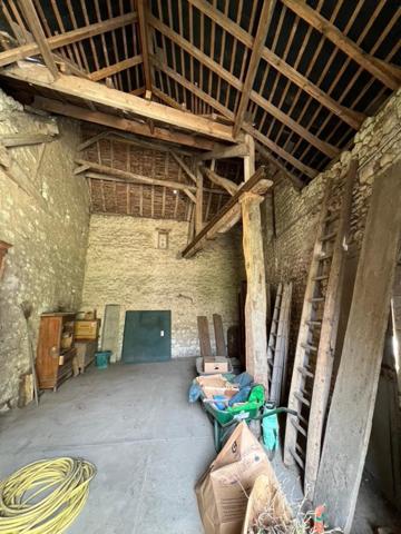 Dans le centre de DANGE SAINT ROMAIN