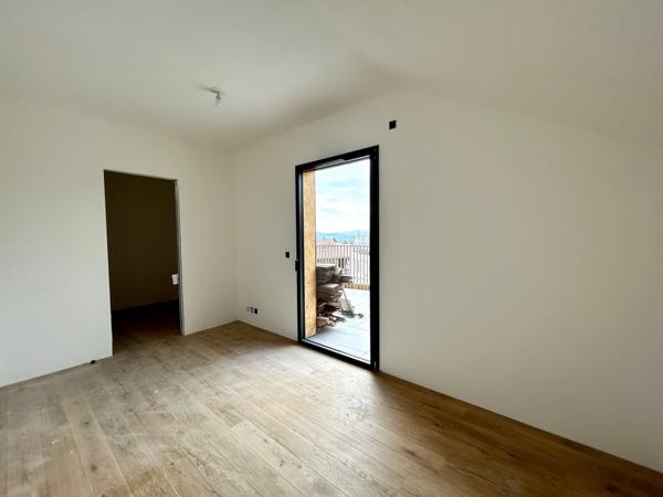 À vendre – Appartement T4 attique de 106,30 m² au dernier étage à Reignier-Ésery (74)