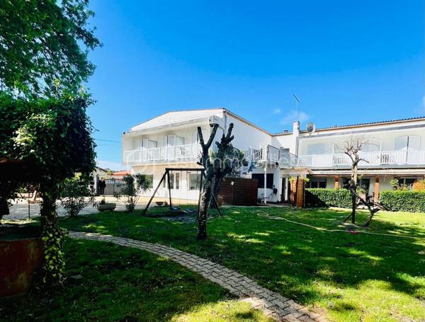 Local d activites de 729 m²