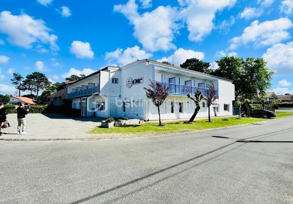 Local d activites de 729 m²