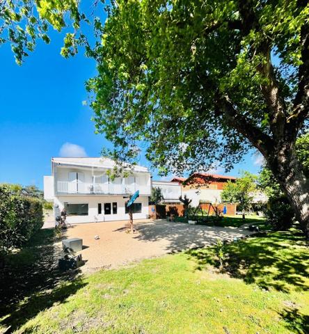 Local d activites de 729 m²