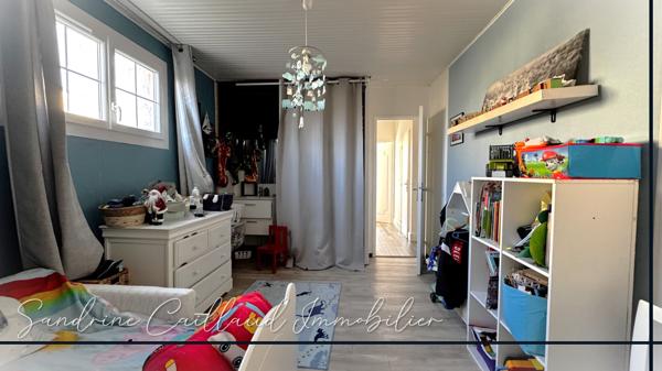 HOUDAN 6mn - Charmante maison des années 70 - plain-pied avec sous-sol total - 4 chambres - terrain 640m² -  325000 Euros HAI