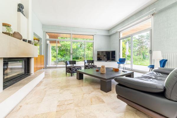 Acheter Maison 9 pièces - 371 m²