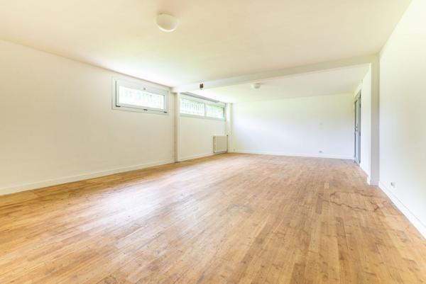 Acheter Maison 9 pièces - 371 m²