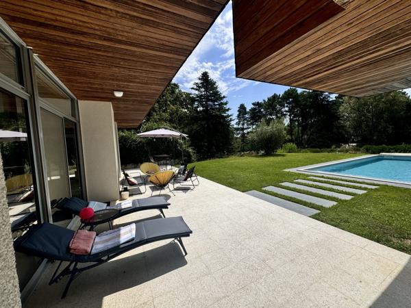 Acheter Maison 9 pièces - 371 m²