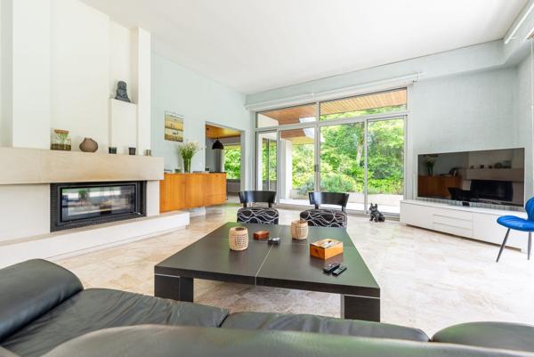 Acheter Maison 9 pièces - 371 m²