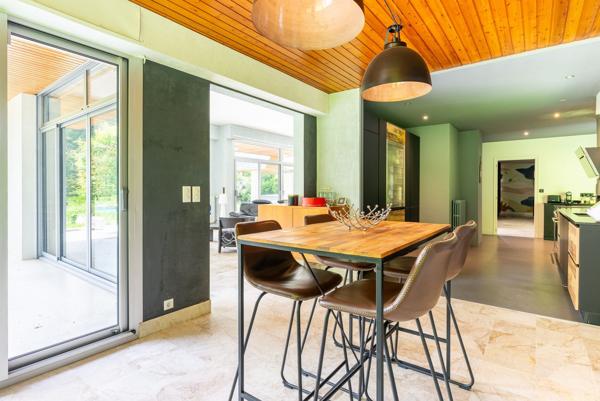 Acheter Maison 9 pièces - 371 m²