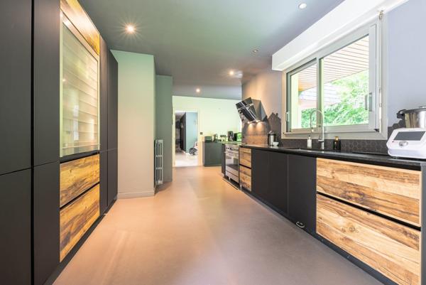 Acheter Maison 9 pièces - 371 m²