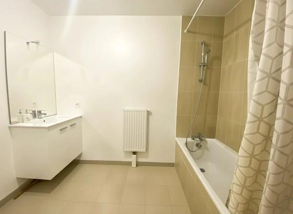 Vente                                                      Appartement
                        
                     1 pièces                      27 m2                     à Chartres