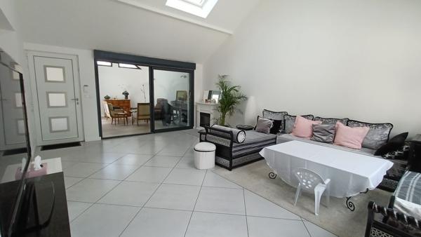 Maison Chenove 7 pièce(s) 142.30 m2