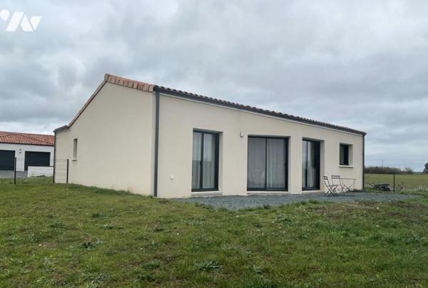 Pavillon de plain-pied offrant environ 90 m² habitables sur un terrain de 551 m².