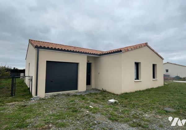 Pavillon de plain-pied offrant environ 90 m² habitables sur un terrain de 551 m².