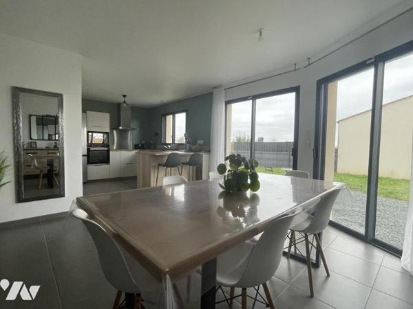 Pavillon de plain-pied offrant environ 90 m² habitables sur un terrain de 551 m².