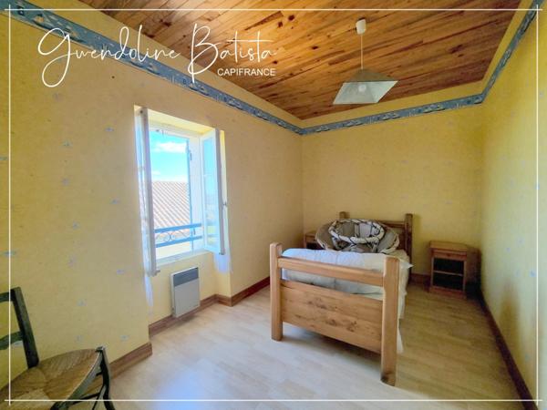 Proche EYMET - Propriété en Pierre 300m² avec gîte - Terrain de 12 Ha - Dépendances