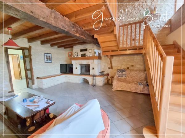 Proche EYMET - Propriété en Pierre 300m² avec gîte - Terrain de 12 Ha - Dépendances