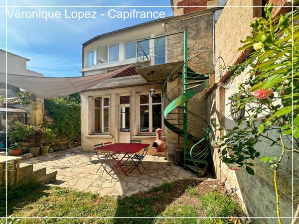 AGEN, quartier JAYAN/PALISSY, superbe maison de ville bourgeoise de 10 pièces avec jardin, piscine et garage.