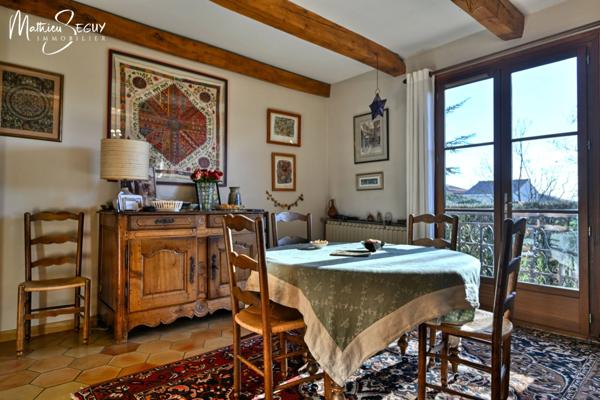 Grande maison P7 sur un grand terrain au coeur de SAINT JEAN DE TOUSLAS