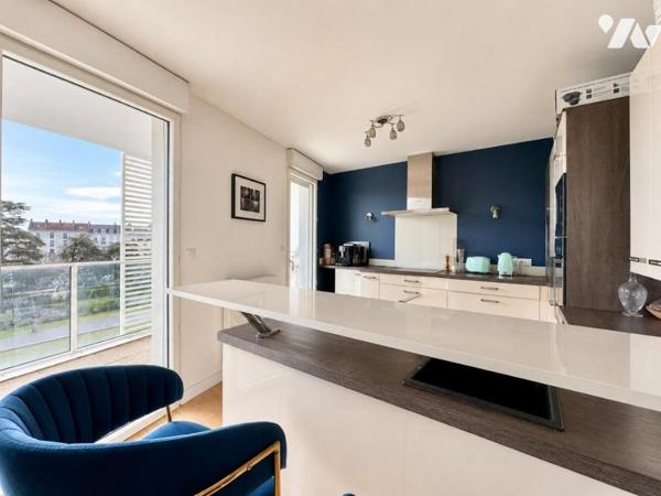NANTES CENTRE Feydeau - Appartement T4 90m² avec terrasses et garage.  