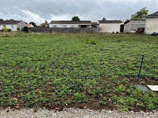 Terrain à vendre |  Tesson |  755 m²