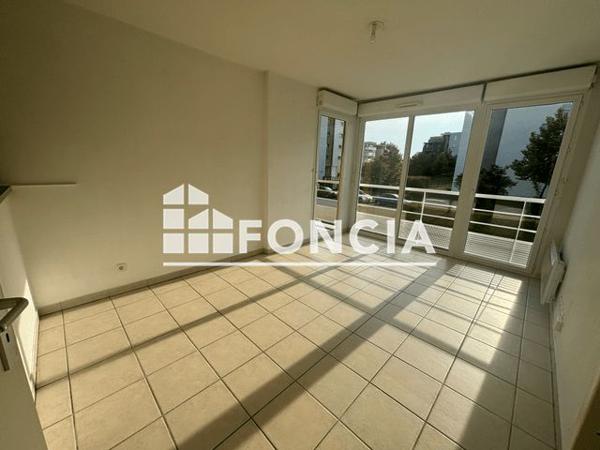 Location Appartement 2 pièces 37.2 m² - RUE DE L ABBAYE DE CITEAUX Pau 64000