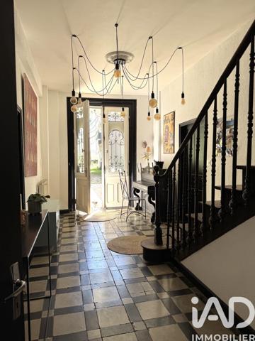 Maison à vendre 9 pièces 195,39 m² Oloron-Sainte-Marie