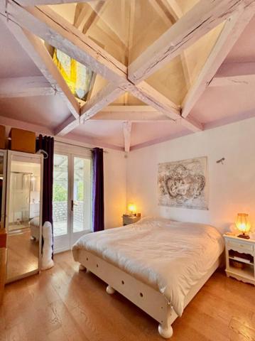 Propriété d'Exception au coeur du Périgord : Un héritage du XIVe siècle sublimé par la modernité, 270 m² habitables, 7ha de terrain à TRELISSAC 24750