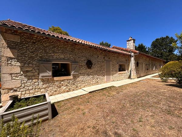 Propriété d'Exception au coeur du Périgord : Un héritage du XIVe siècle sublimé par la modernité, 270 m² habitables, 7ha de terrain à TRELISSAC 24750