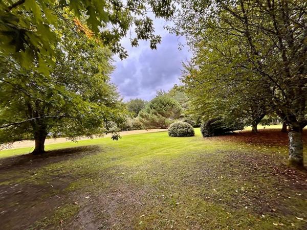 Propriété d'Exception au coeur du Périgord : Un héritage du XIVe siècle sublimé par la modernité, 270 m² habitables, 7ha de terrain à TRELISSAC 24750