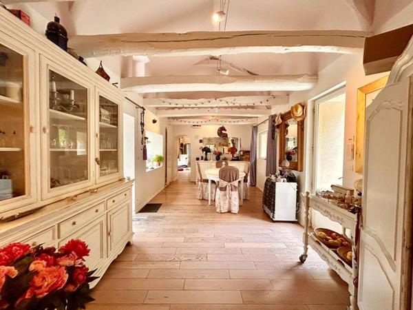 Propriété d'Exception au coeur du Périgord : Un héritage du XIVe siècle sublimé par la modernité, 270 m² habitables, 7ha de terrain à TRELISSAC 24750