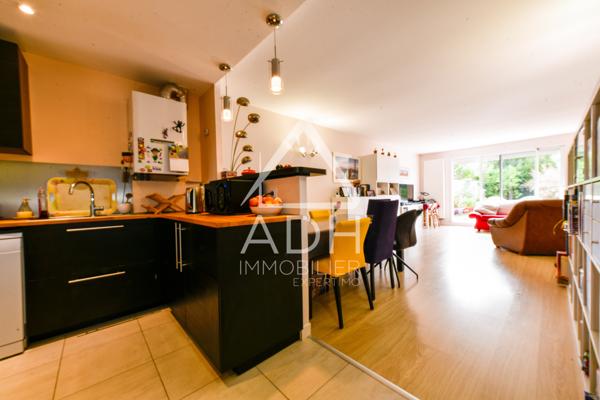 EXCLUSIVITE A VENDRE AU MESNIL SAINT DENIS Maison 5 pièces / 3 chambres - 104m2
