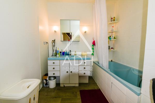 EXCLUSIVITE A VENDRE AU MESNIL SAINT DENIS Maison 5 pièces / 3 chambres - 104m2