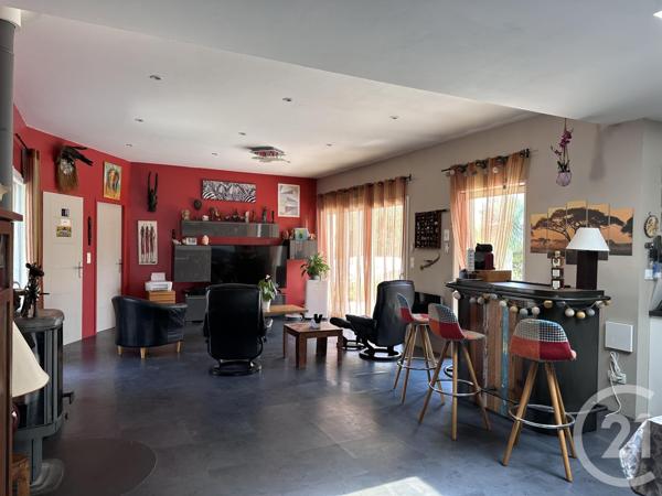 Maison à vendre  6 pièces - 185 m2 ST ROGATIEN - 17