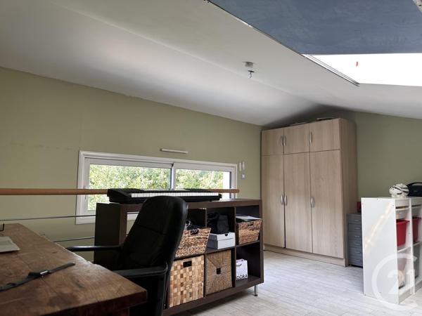 Maison à vendre  6 pièces - 185 m2 ST ROGATIEN - 17