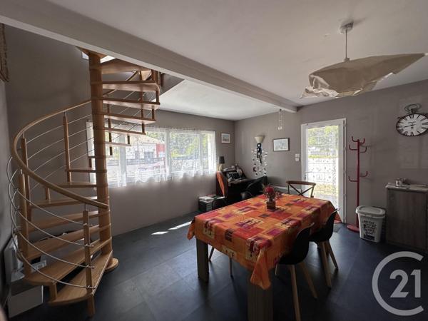 Maison à vendre  6 pièces - 185 m2 ST ROGATIEN - 17