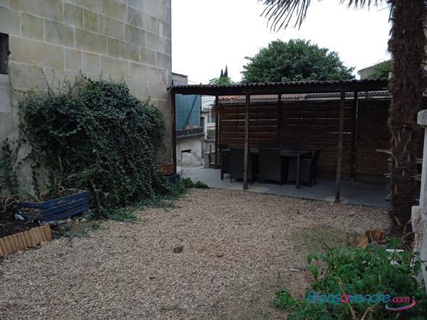 Maison en pierre centre ville de Saintes