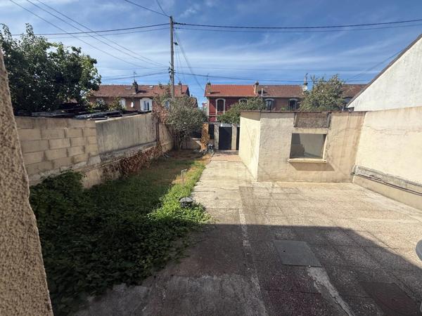 Vente                                                      Maison
                        
                     3 pièces                      70 m2                     à Villeneuve-Saint-Georges