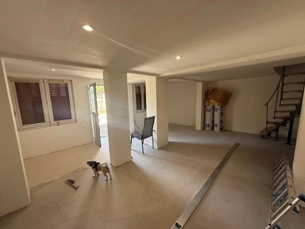 Vente                                                      Maison
                        
                     3 pièces                      70 m2                     à Villeneuve-Saint-Georges