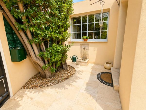 ANTIBES – VILLA DE CHARME 90 M² – 3 CHAMBRES – PROCHE CENTRE-VILLE (06)