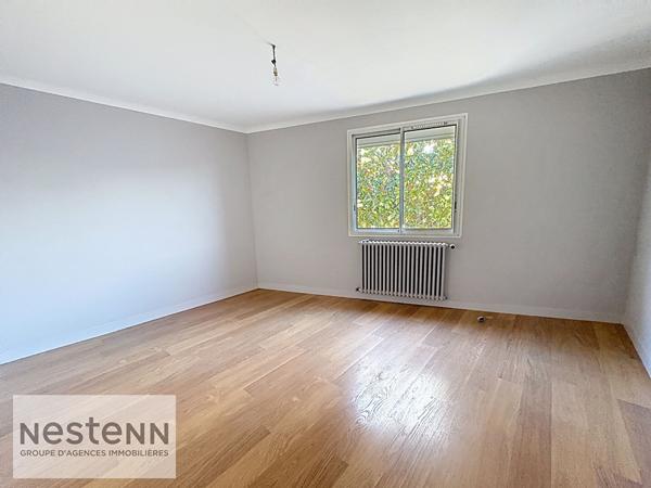 Ensemble immobilier à vendre à Challans Maison 4 Chambres et 2 locaux commerciaux