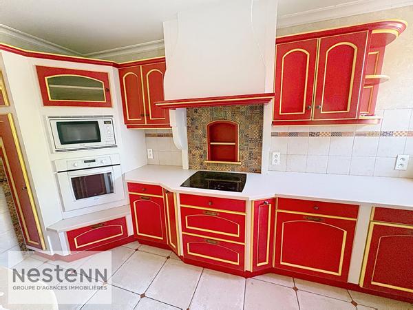 Ensemble immobilier à vendre à Challans Maison 4 Chambres et 2 locaux commerciaux