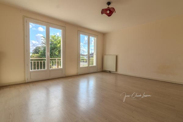 Vierzon (18100) Appartement T4 – 84 m² – Garage + Cave – Résidence Anatole France, bord du Canal du Berry
